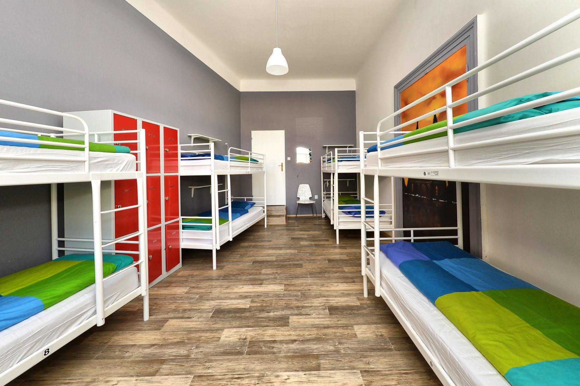 Hostel Onefam Home Prague