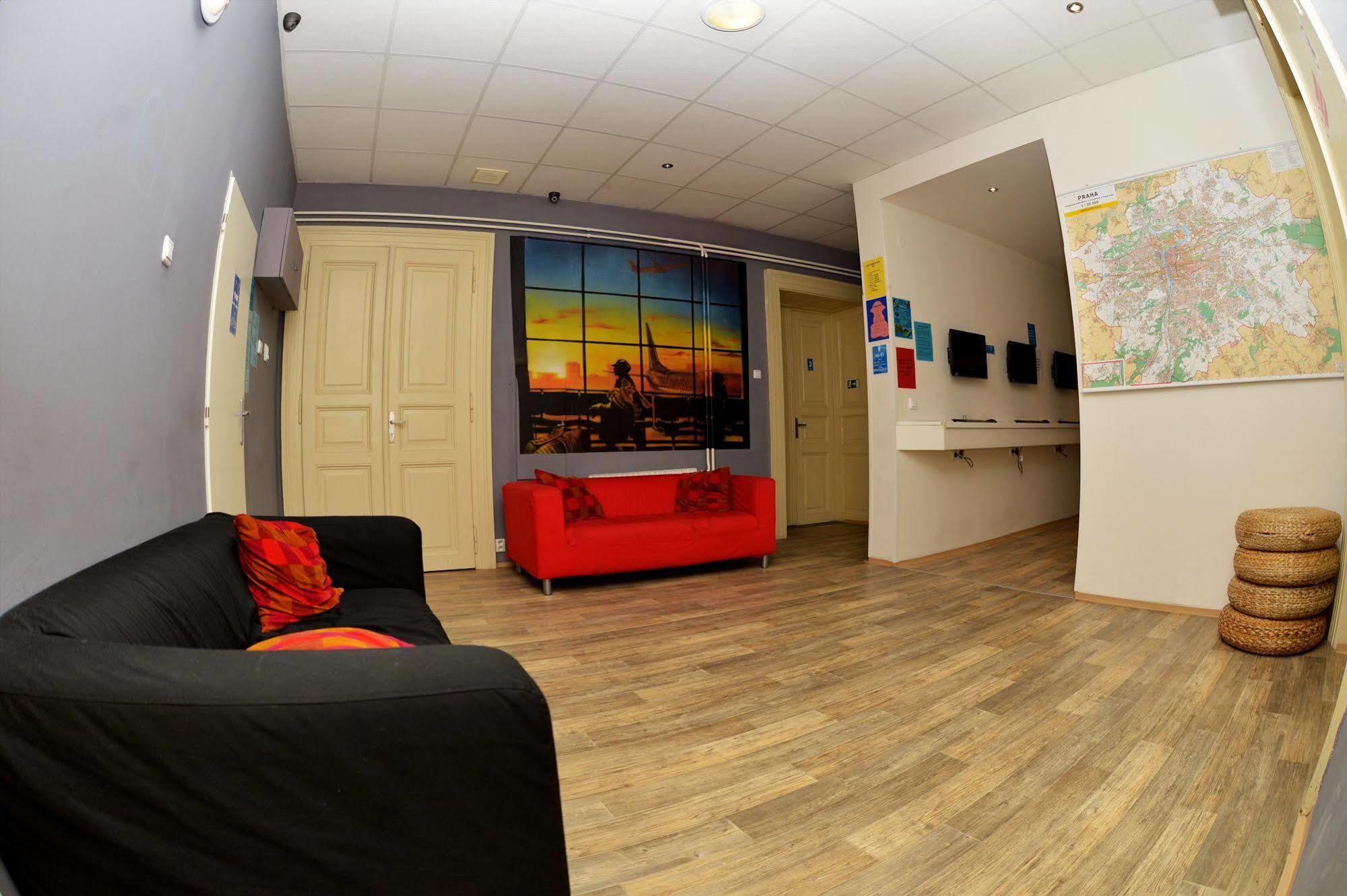 Onefam Home Hostel Prague